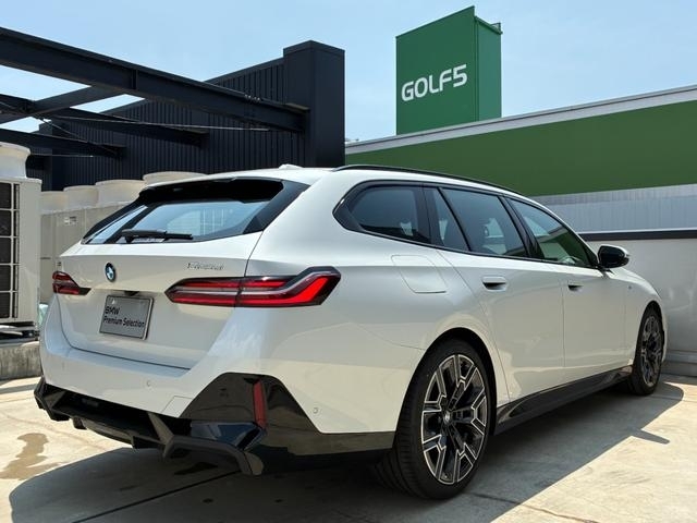 BMW 5 Series 523d xDrive M Sport Pearl White 2025′ CTW6J