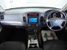 
									MITSUBISHI Pajero Exceed Silver 2012′ CTWBR full								