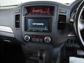 
									MITSUBISHI Pajero Exceed Silver 2012′ CTWBR full								