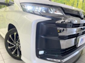 
									TOYOTA Noah S-Z Pearl White 2023′ CU4L2 full								