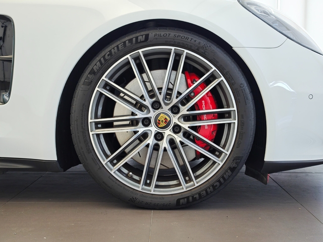 Porsche Panamera 4S E-Hybrid White 2023′ CU53N