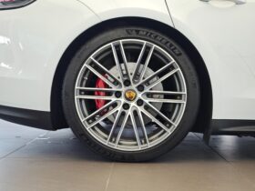 
									Porsche Panamera 4S E-Hybrid White 2023′ CU53N full								