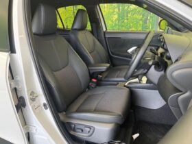 
									TOYOTA Yaris Cross Z Black/Pearl White 2022′ CU56K full								