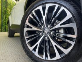 
									TOYOTA Yaris Cross Z Black/Pearl White 2022′ CU56K full								