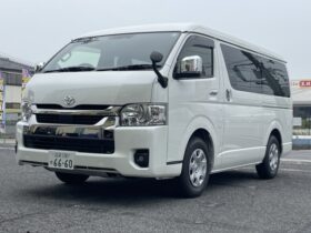 
									TOYOTA Hiace Van Wide Super GL Dark Prime L Middle R Pearl White 2025′ CUJ8K full								