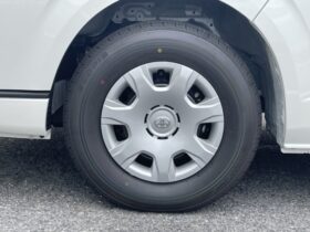 
									TOYOTA Hiace Van Wide Super GL Dark Prime L Middle R Pearl White 2025′ CUJ8K full								