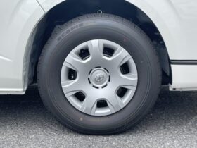 
									TOYOTA Hiace Van Wide Super GL Dark Prime L Middle R Pearl White 2025′ CUJ8K full								