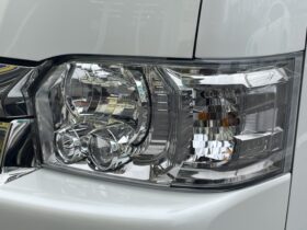 
									TOYOTA Hiace Van Wide Super GL Dark Prime L Middle R Pearl White 2025′ CUJ8K full								