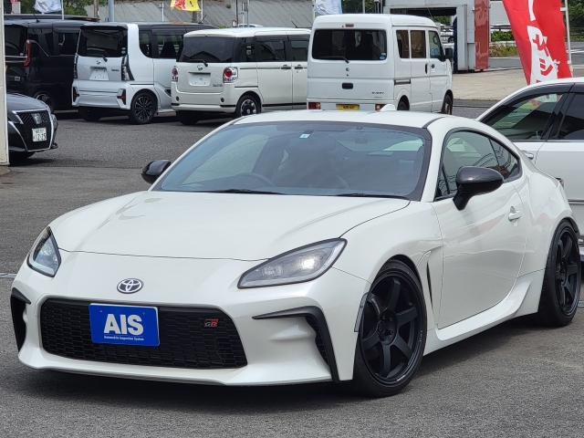 TOYOTA 86 RZ Pearl White 2023′ CUYPQ