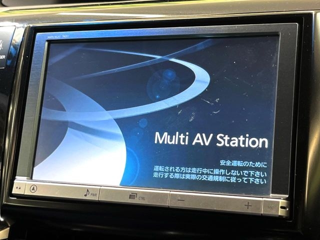 TOYOTA Estima Aeras Pearl White 2012′ CW9IZ