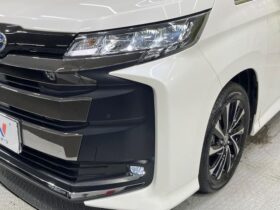
									TOYOTA Noah S-Z Pearl White 2024′ CWACI full								