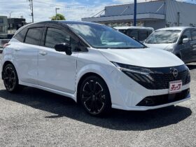 
									NISSAN AURA G Leather Edition Pearl White 2024′ CWCYL full								