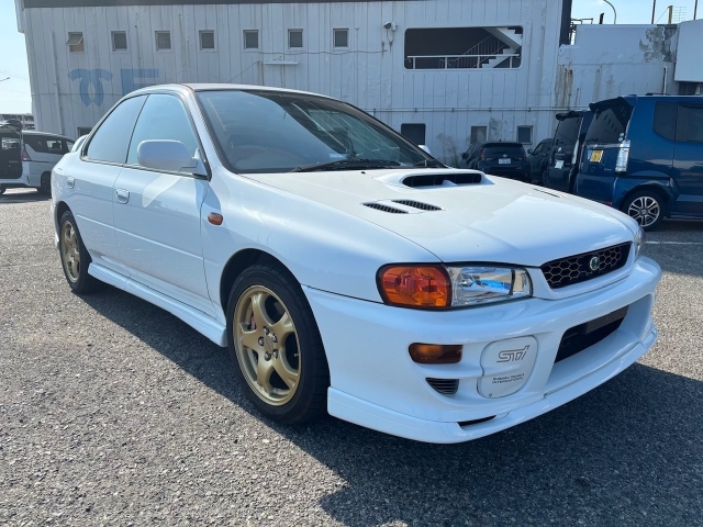 TOYOTA Impreza Base Grade White 2000′ CY6GY