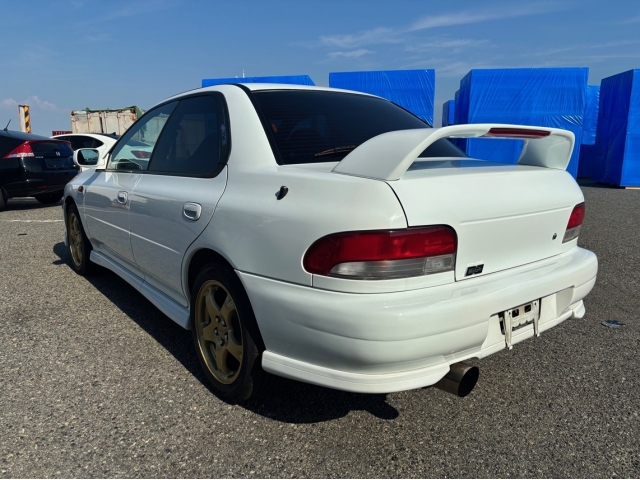 TOYOTA Impreza Base Grade White 2000′ CY6GY