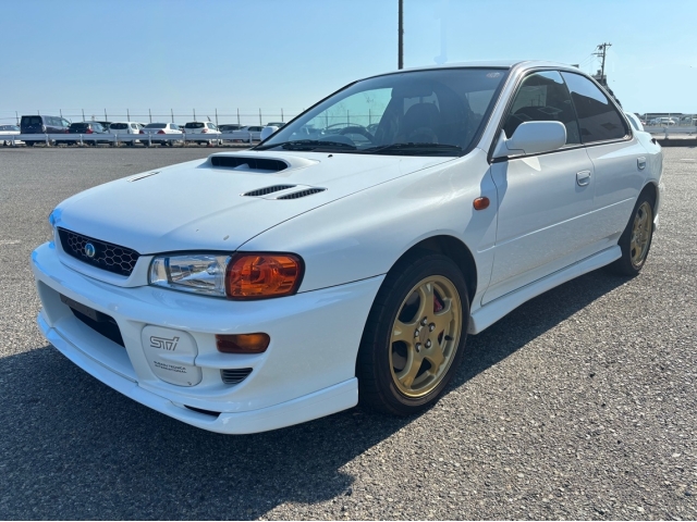 TOYOTA Impreza Base Grade White 2000′ CY6GY