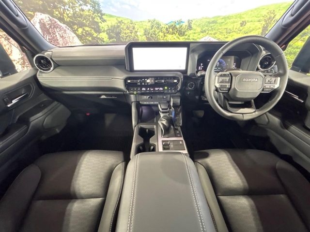 TOYOTA Land Cruiser Wagon VX Black 2024′ CYF0A