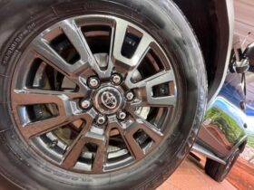 
									TOYOTA Land Cruiser Wagon VX Black 2024′ CYF0A full								