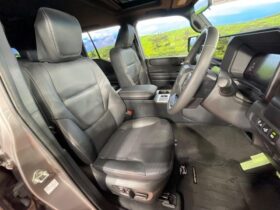 
									TOYOTA Land Cruiser Wagon VX Gray 2024′ CYF0Q full								