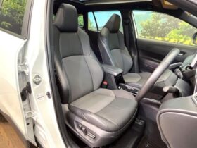 
									TOYOTA Corolla Cross Z Pearl White 2024′ CYF90 full								
