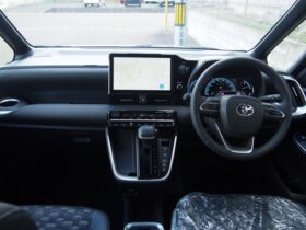 
									TOYOTA Voxy S-Z Pearl White 2025′ CZ19W full								