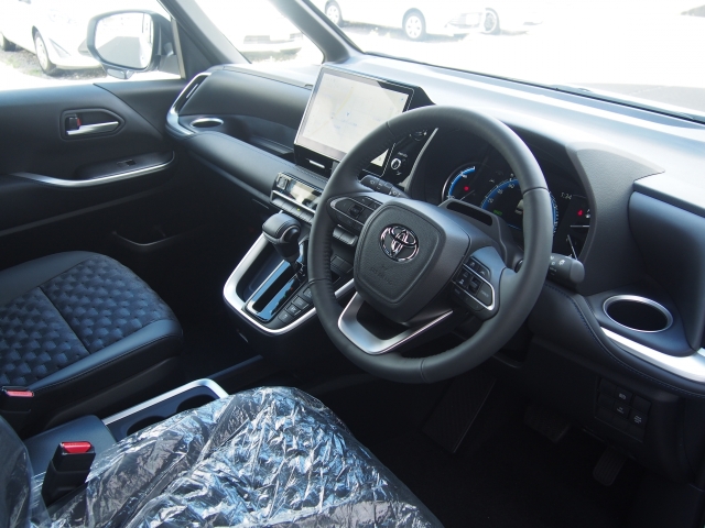 TOYOTA Voxy S-Z Pearl White 2025′ CZ19W