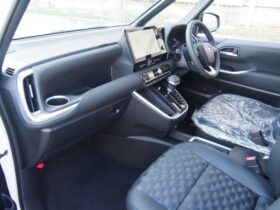 
									TOYOTA Voxy S-Z Pearl White 2025′ CZ19W full								