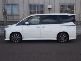 
									TOYOTA Voxy S-Z Pearl White 2025′ CZ19W full								