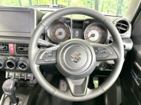 
									SUZUKI Jimny XC Pearl White 2025′ D0JKR full								