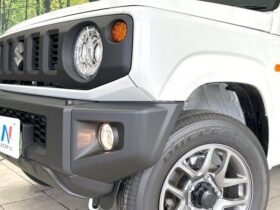 
									SUZUKI Jimny XC Pearl White 2025′ D0JKR full								