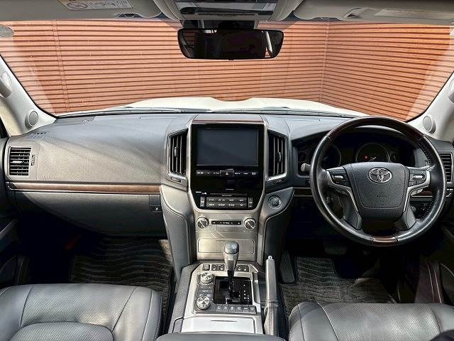 TOYOTA Land Cruiser Wagon ZX Pearl White 2018′ D0JRC