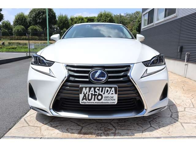 Lexus IS Version L Pearl White 2016′ D0K0K