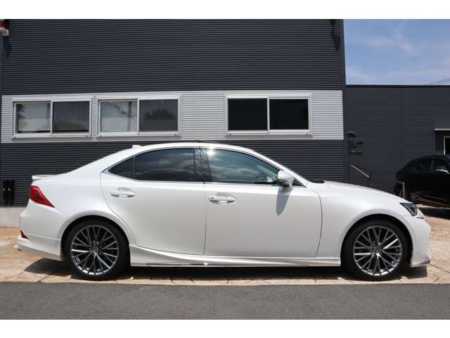 Lexus IS Version L Pearl White 2016′ D0K0K