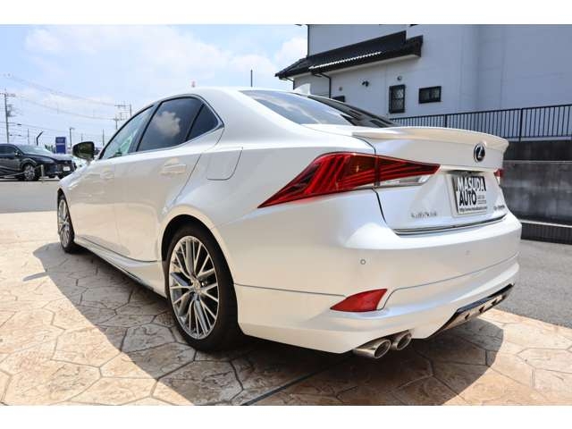 Lexus IS Version L Pearl White 2016′ D0K0K