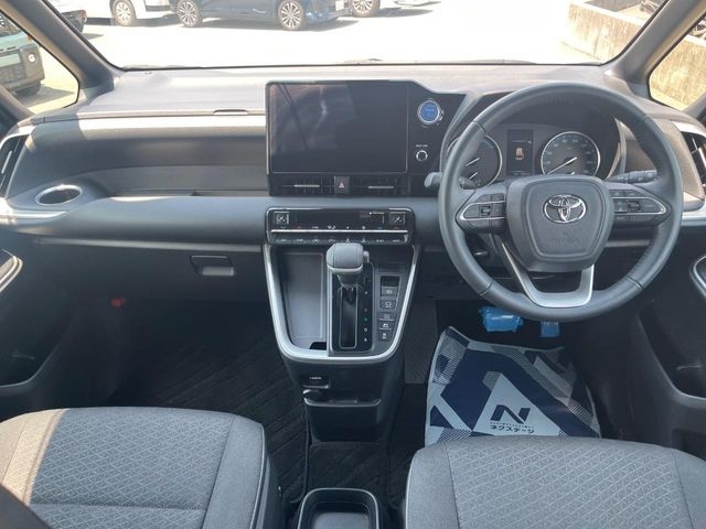 TOYOTA Noah S-G Pearl White 2023′ D0KVW