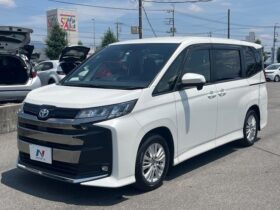 
									TOYOTA Noah S-G Pearl White 2023′ D0KVW full								