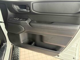 
									TOYOTA Land Cruiser Wagon VX   125KM Pearl White 2024′ D2GRW full								