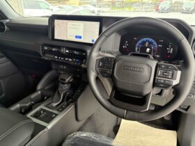 
									TOYOTA Land Cruiser Wagon VX   125KM Pearl White 2024′ D2GRW full								