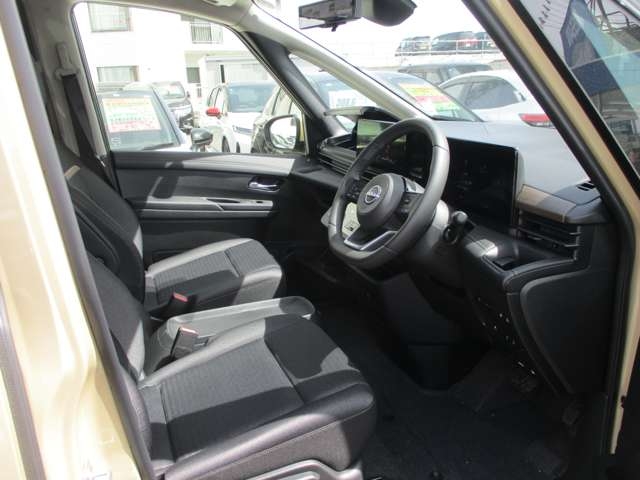 NISSAN Serena e-4ORCE Highway Star V Beige 2024′ D2QNM