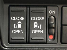 
									Honda Odyssey Absolute EX Black Edition Pearl White 2024′ D4U76 full								