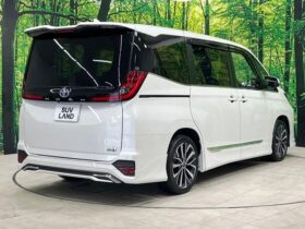 
									TOYOTA Noah S-Z Pearl White 2024′ D4VPE full								