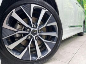 
									TOYOTA Noah S-Z Pearl White 2024′ D4VPE full								