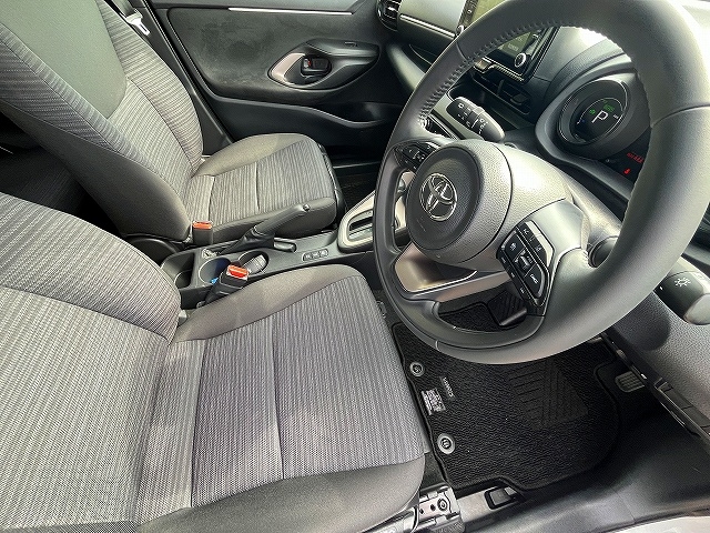 TOYOTA Yaris Hybrid Z Pearl White 2023′ D4XKI