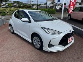 
									TOYOTA Yaris Hybrid Z Pearl White 2023′ D4XKI full								