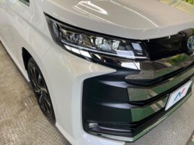 
									TOYOTA Noah Hybrid S-Z Pearl White 2025′ D6Z2C full								