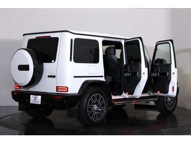 Mercedes-Benz G Class G450d Launch Edition (ISG) Pearl White 2024′ D6ZXB