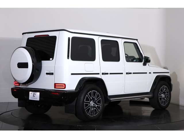 Mercedes-Benz G Class G450d Launch Edition (ISG) Pearl White 2024′ D6ZXB