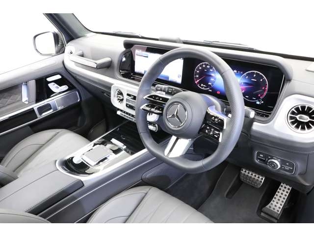 Mercedes-Benz G Class G450d Launch Edition (ISG) Pearl White 2024′ D6ZXB