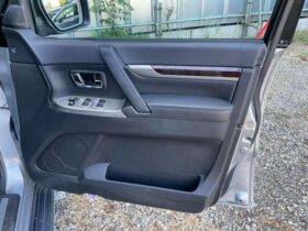 
									MITSUBISHI Pajero Super Exceeded Silver 2015′ D70GU full								