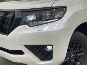 
									TOYOTA Land Cruiser Prado TX L Packet Matte Black Ed Pearl White 2023′ D70TW full								