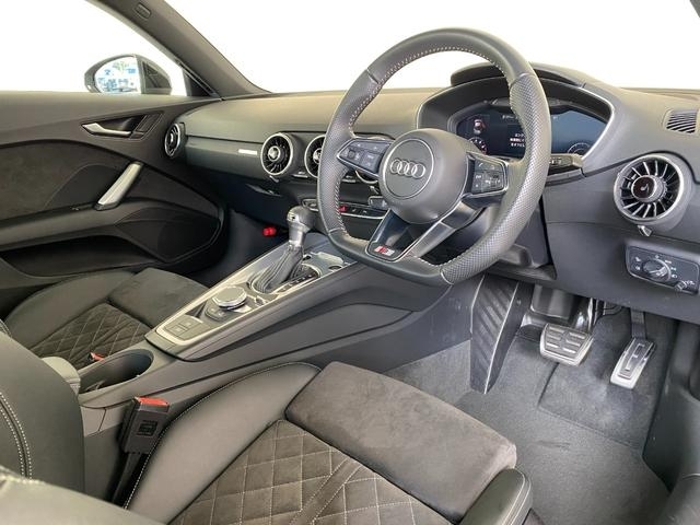 Audi TT 40 TFSI Black 2023′ D70W8